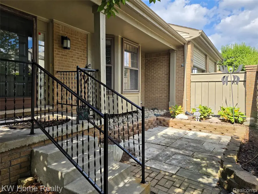38608 Chessington, Farmington Hills, MI 48331 - #3