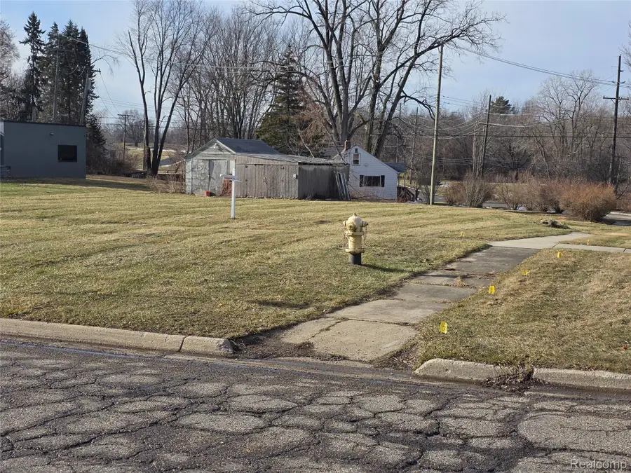 1573 N Telegraph Drive, Pontiac, MI 48340 - #2