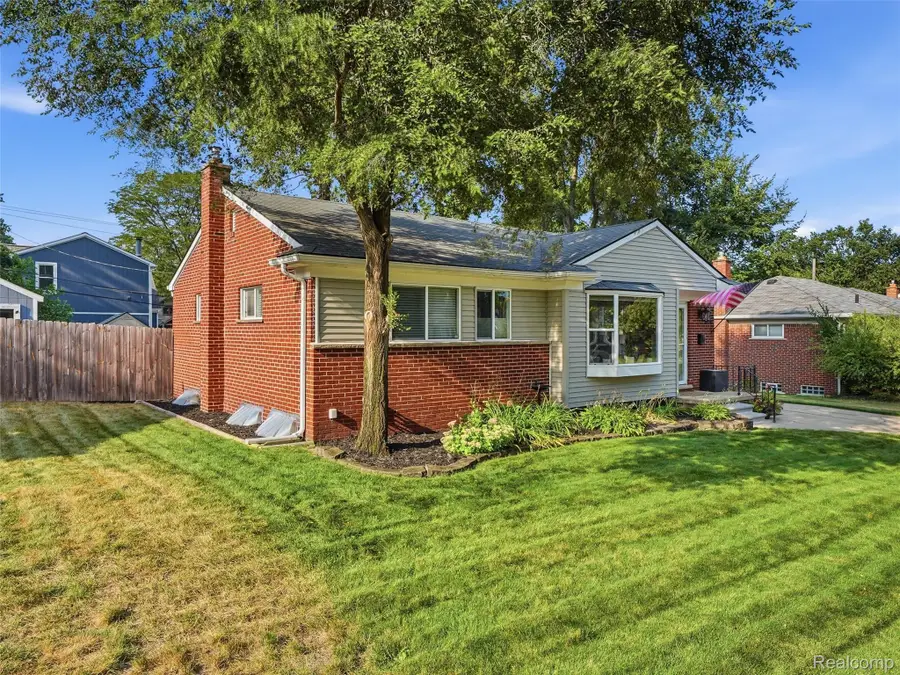 8420 Northfield Boulevard, Oak Park, MI 48237 - #3