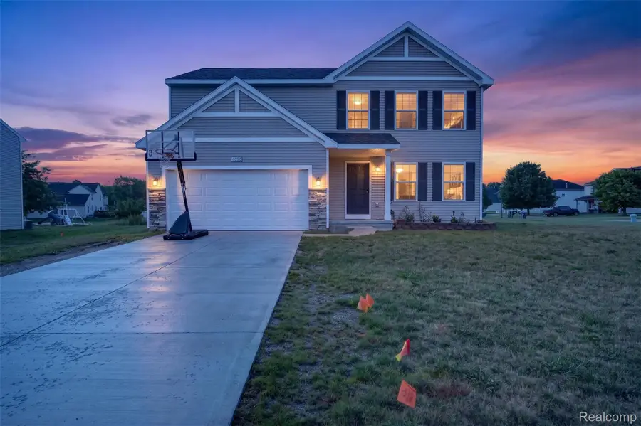 4080 Meadow Walk Boulevard, Grand Blanc, MI 48439 - #2