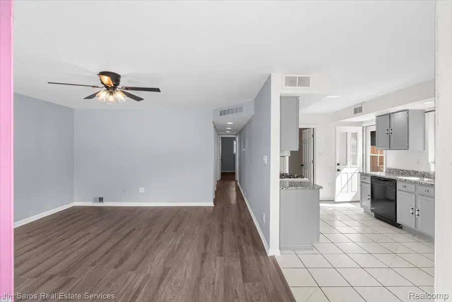 22509 Avon Street, Saint Clair Shores, MI 48082 - #2