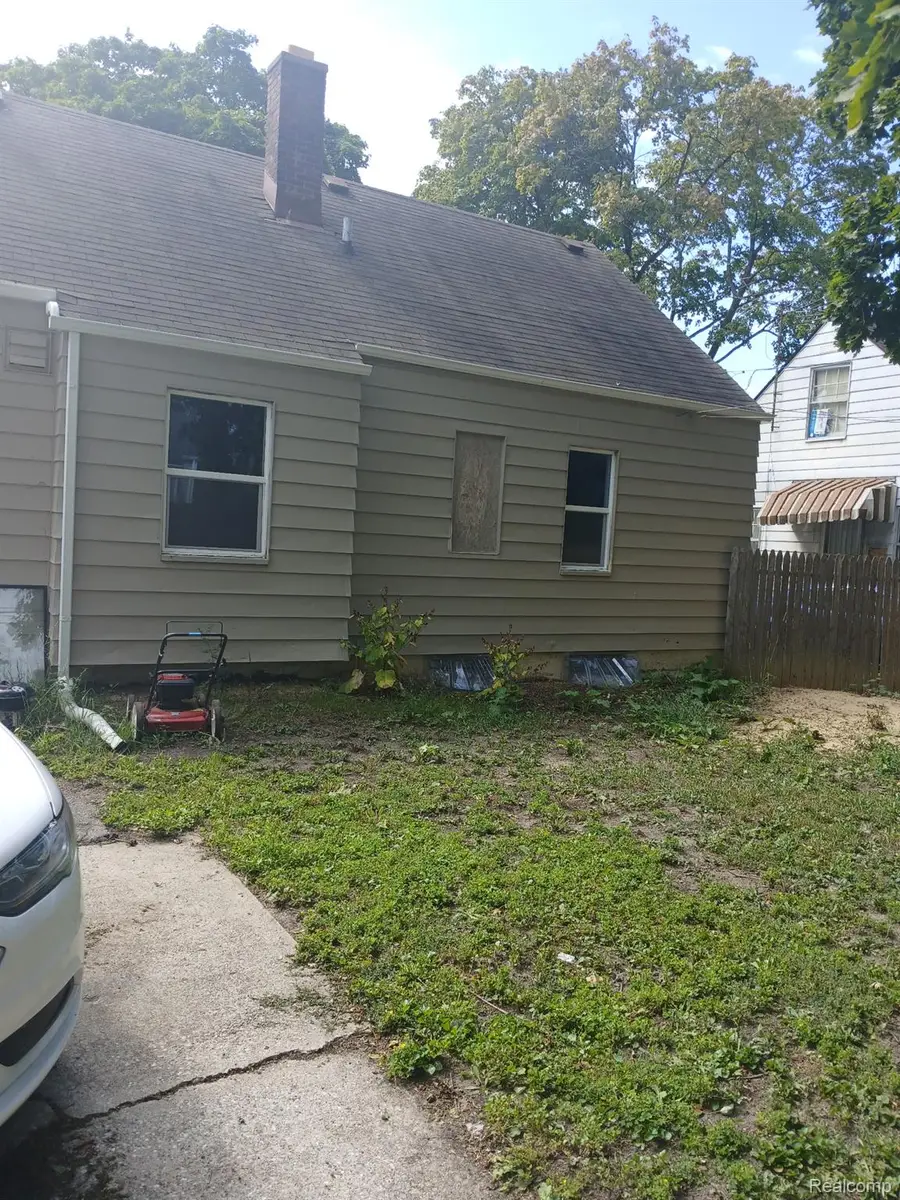1714 W Jackson Avenue, Flint, MI 48504 - #3