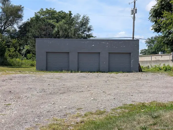421 N Paddock Street, Pontiac, MI 48342