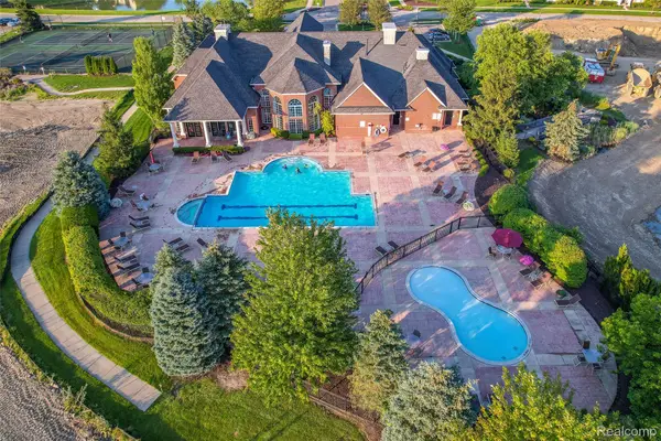 1569 E Lakeview Lane, Canton, MI 48187