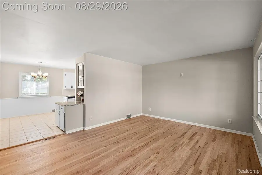 8860 Kidley Drive, Sterling Heights, MI 48314 - #2