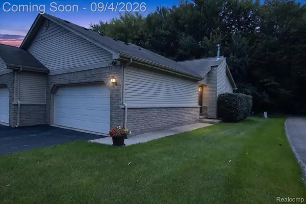 17448 Ava Court, NewBoston, MI 48164