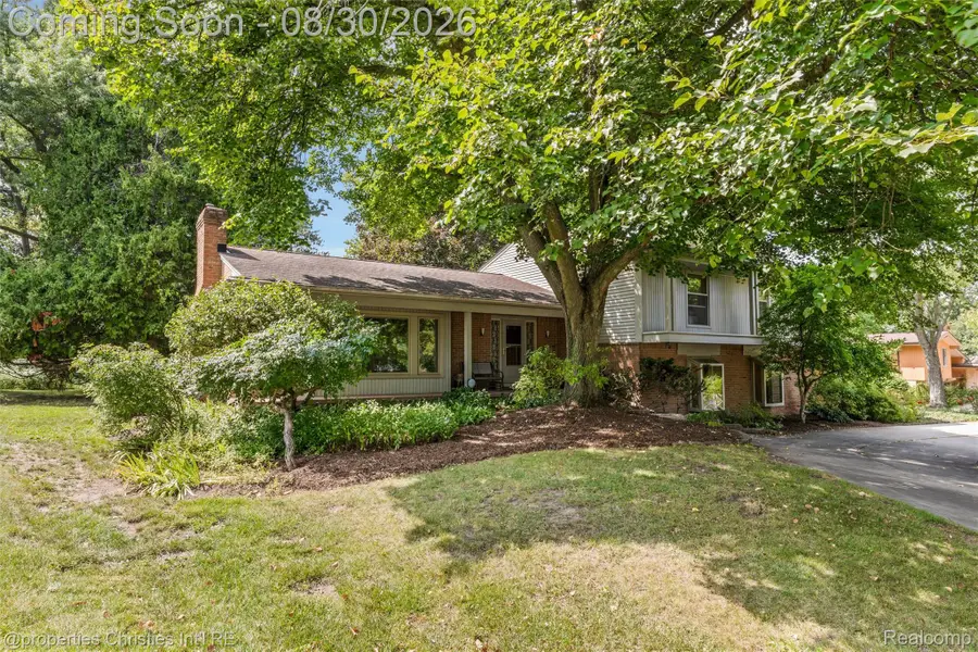 28107 New Bedford Drive, Farmington Hills, MI 48334 - #2
