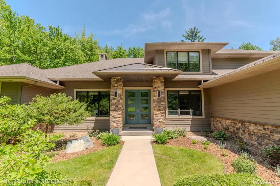 3479 E Shady Ridge Lane, Midland, MI 48642 - #2