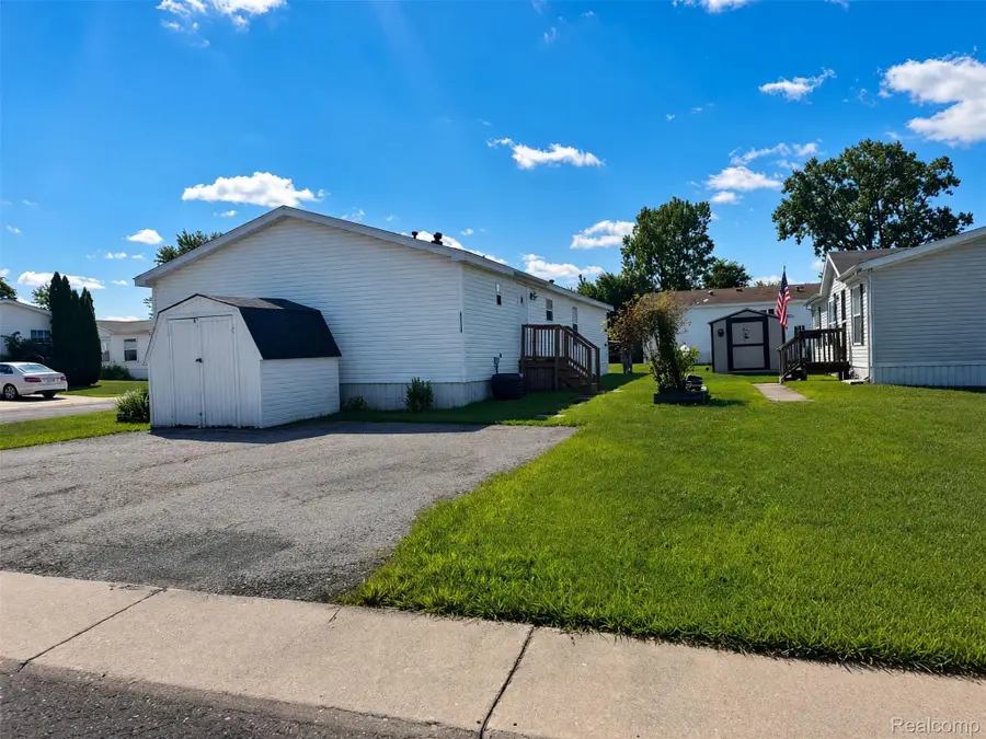 28917 Briarwood, Huron, MI 48134 - #3