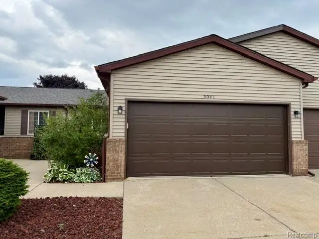5041 Sandalwood Drive, Grand Blanc, MI 48439 - #2