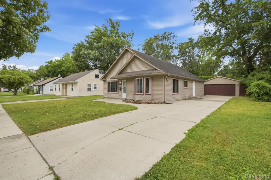 22141 Condon Street, Oak Park, MI 48237 - #2