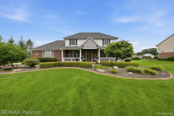 8927 Lantree Drive, Hartland, MI 48855
