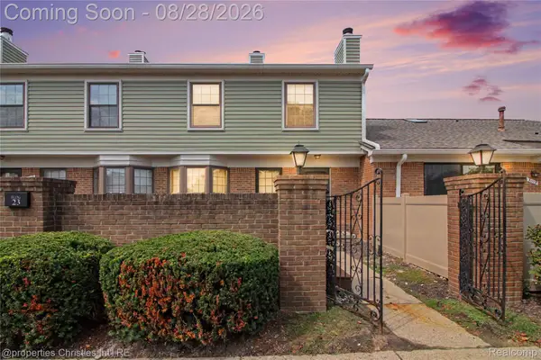 31117 Country Bluff, FarmingtonHills, MI 48331