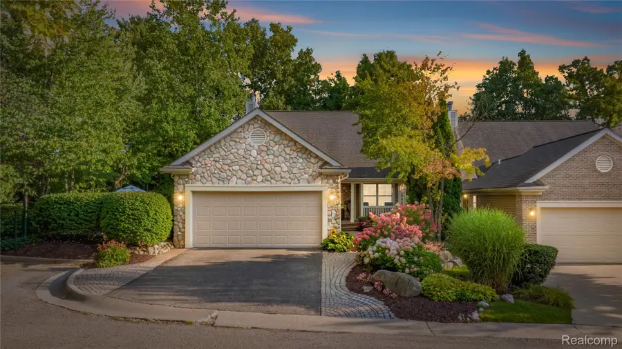 6582 Forest Ridge Court, Clarkston, MI 48346 - #3