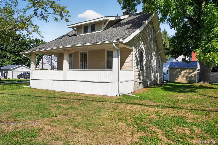 203 Center Road, Grand Blanc, MI 48439 - #2