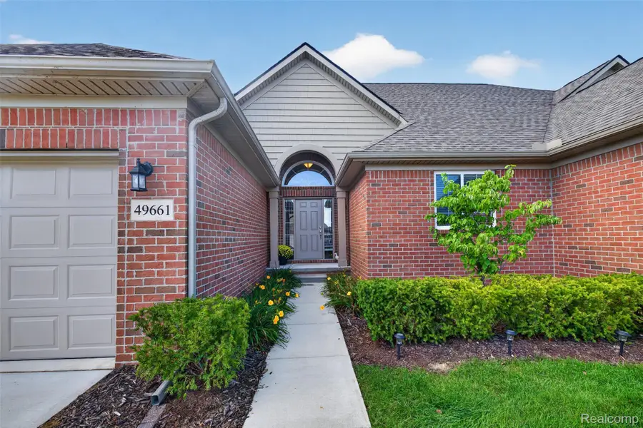 49661 Manistee Drive, Chesterfield, MI 48047 - #3