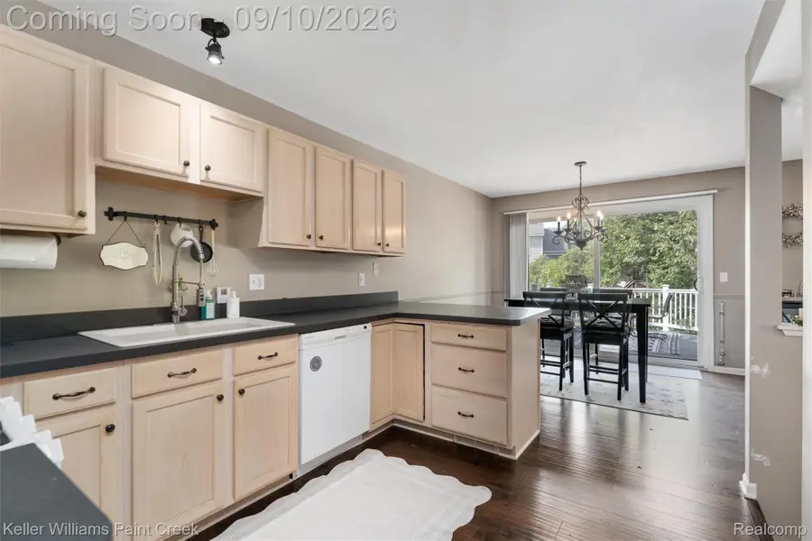 2529 Pine Drive, Wixom, MI 48393 - #2