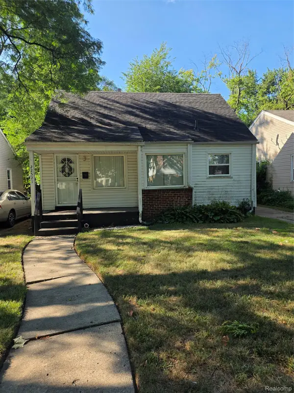 22521 Pembroke Avenue, Detroit, MI 48219