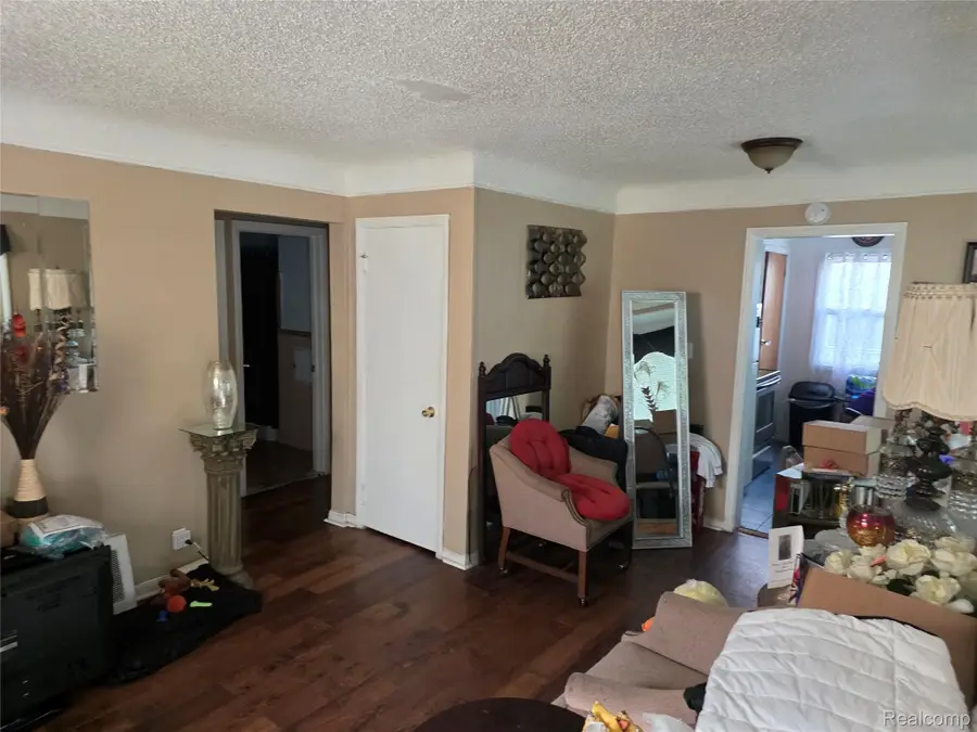 22521 Pembroke Avenue, Detroit, MI 48219 - #2