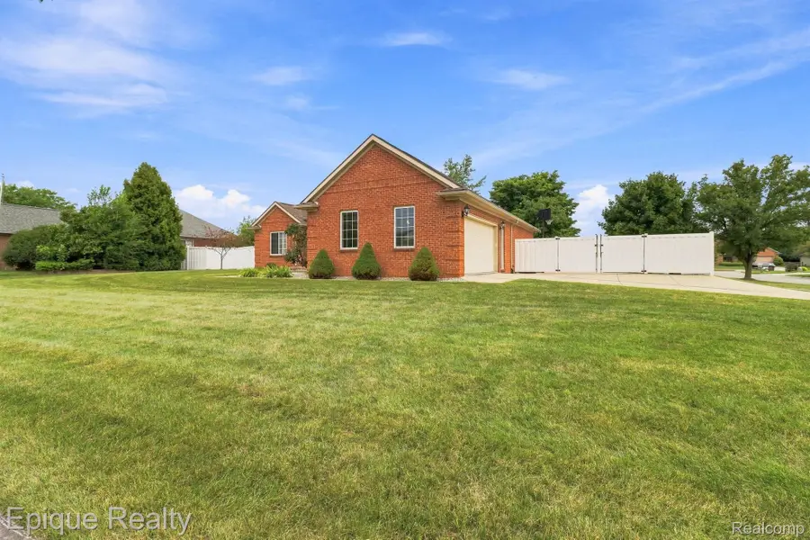 5208 Foxhill Lane, Monroe, MI 48161 - #2