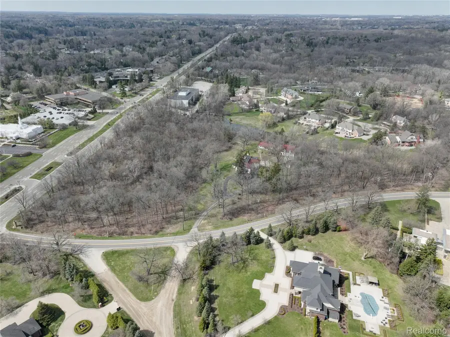 5044 Charing Cross Road, Bloomfield Hills, MI 48304 - #2
