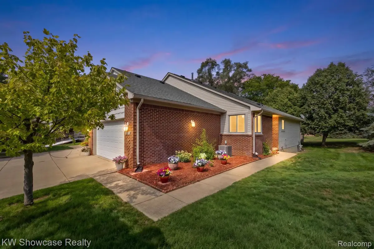 7964 Divot Drive #6, Waterford, MI 48327 - #1