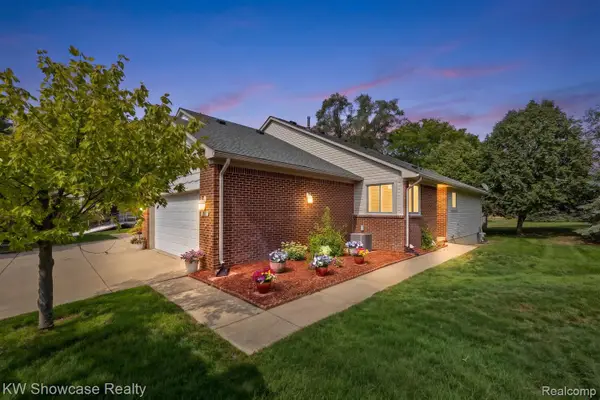 7964 Divot Drive #6, Waterford, MI 48327