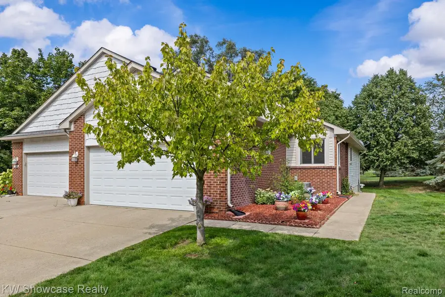 7964 Divot Drive #6, Waterford, MI 48327 - #2