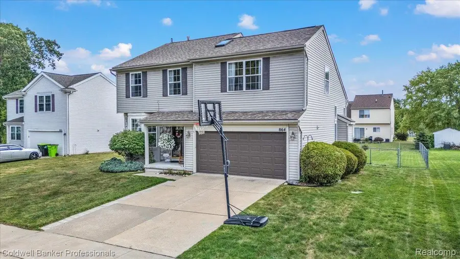 864 Carriage Hill Drive, Fenton, MI 48430 - #2