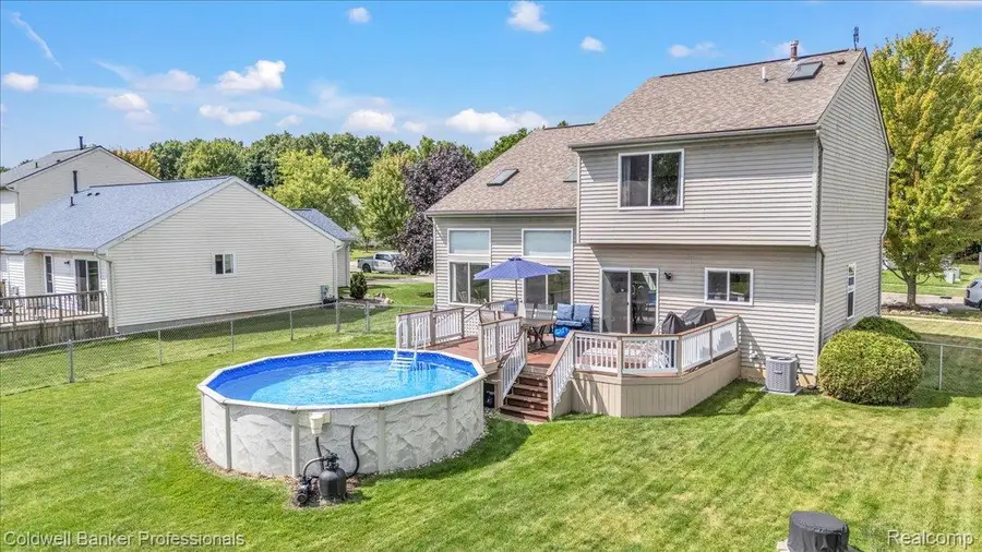 864 Carriage Hill Drive, Fenton, MI 48430 - #3
