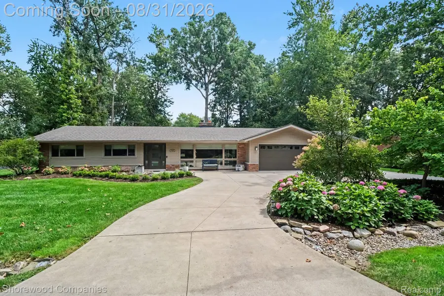 3144 Upton Drive, Troy, MI 48084 - #2