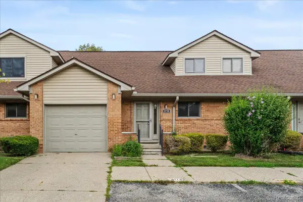 3719 Old Creek Road, Troy, MI 48084