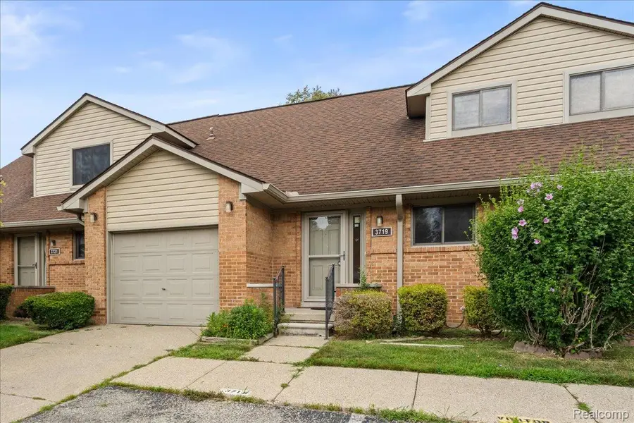 3719 Old Creek Road, Troy, MI 48084 - #2