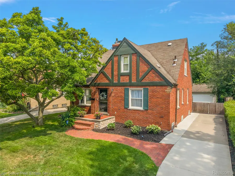 488 Bournemouth Road, Grosse Pointe Farms, MI 48236 - #2
