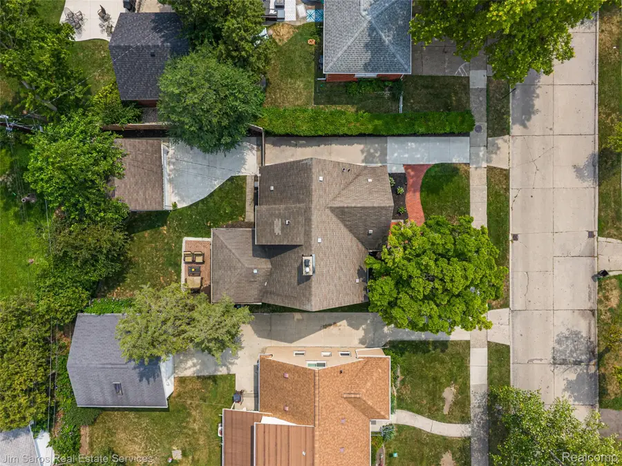 488 Bournemouth Road, Grosse Pointe Farms, MI 48236 - #3