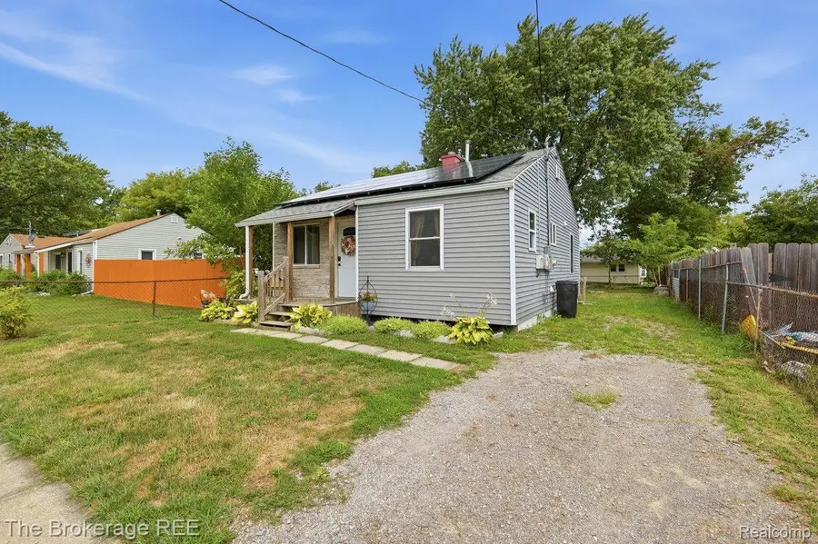 1233 Carman, Burton, MI 48529 - #3