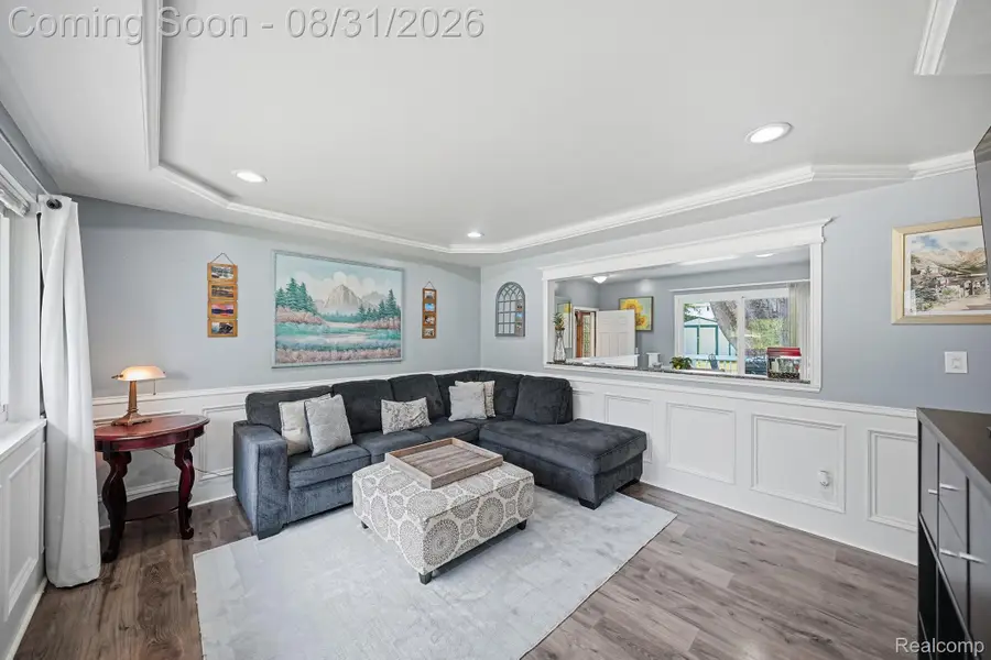 41231 Memphis Drive, Sterling Heights, MI 48313 - #3
