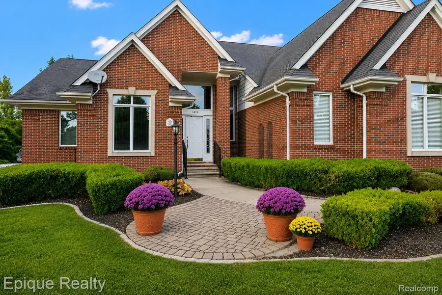 5675 Golf Pointe Drive, Clarkston, MI 48348 - #3