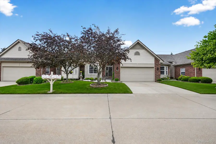 14960 Heather Pointe Drive, Sterling Heights, MI 48313 - #2