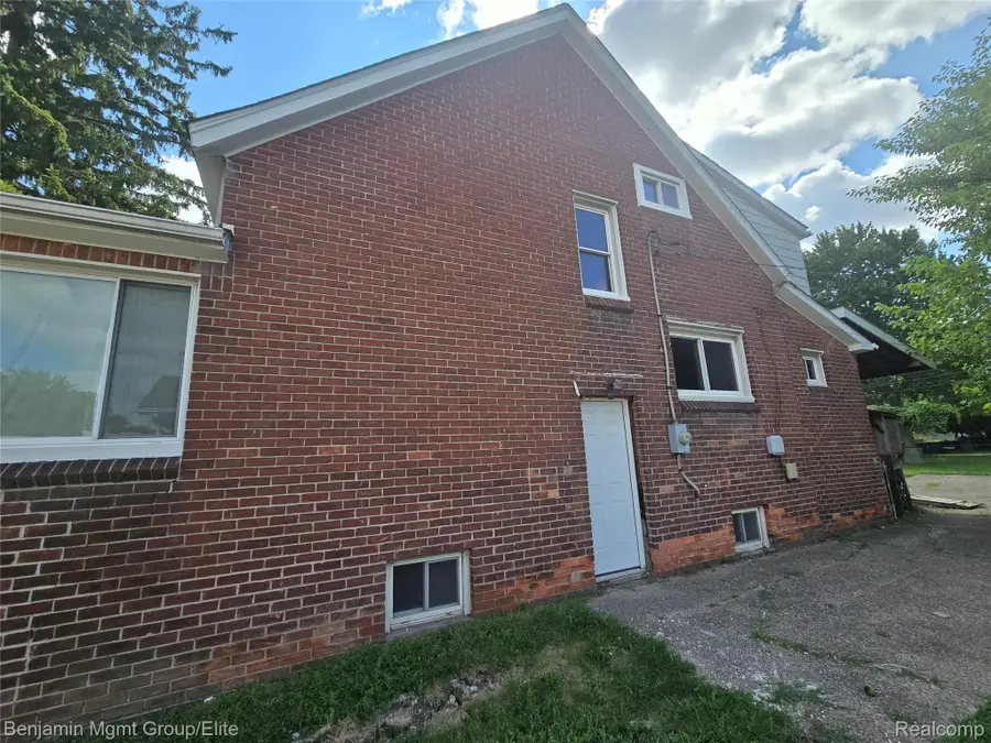 16504 E 10 Mile Road, Eastpointe, MI 48021 - #3