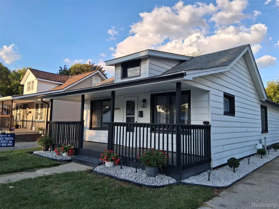 28042 Maple Street, Roseville, MI 48066 - #3