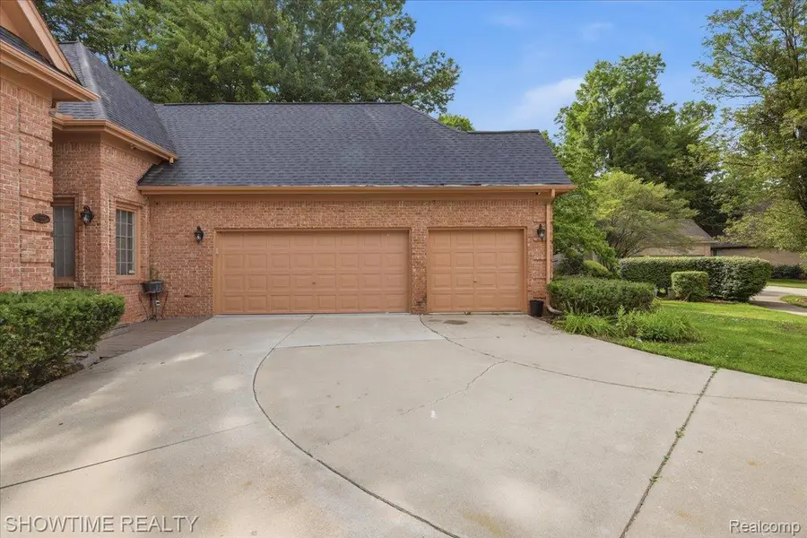 11656 Majestic Court, Utica, MI 48315 - #3