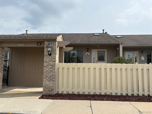 62401 Raleigh Court #4, SouthLyon, MI 48178