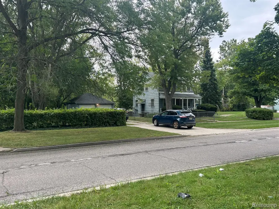 2602 N Chevrolet Avenue, Flint, MI 48504 - #2