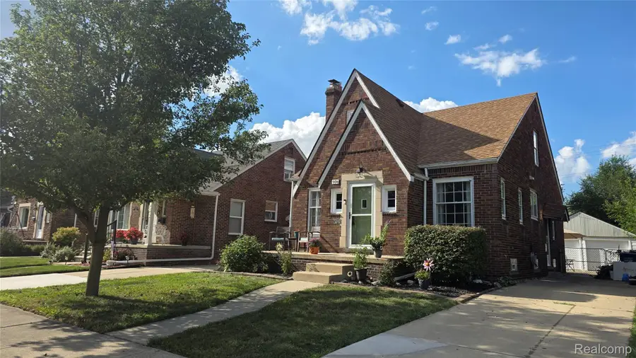 918 New York Avenue, Lincoln Park, MI 48146 - #2