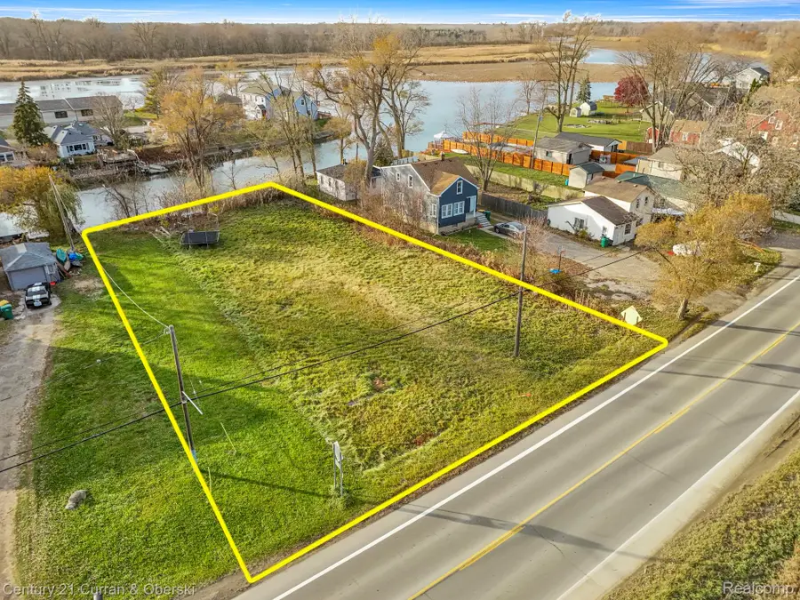5 W Jefferson Avenue, Brownstown, MI 48173 - #2