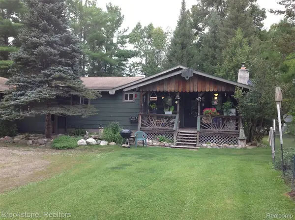 13550 W Shore Drive, Millersburg, MI 49759