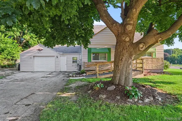1210 Simca Street, Flint, MI 48507