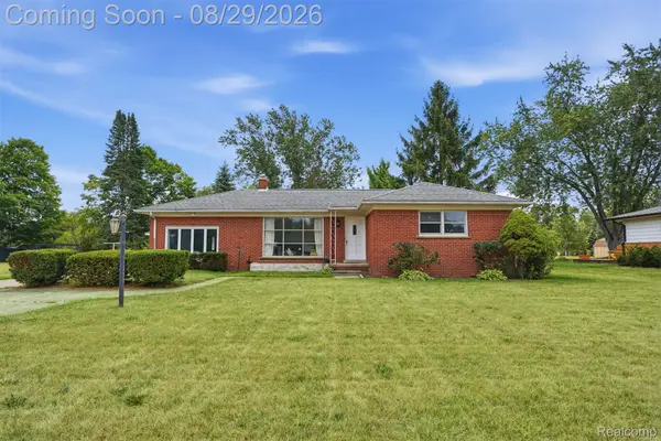 61305 Fairland Drive, SouthLyon, MI 48178