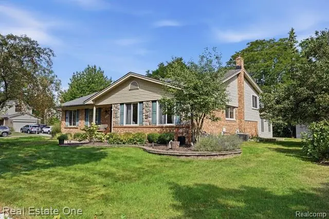 1353 Madison Drive, Troy, MI 48083 - #2
